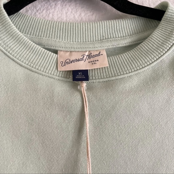 Universal Thread | NWT Mint Green Cropped Sweatshirt - Picture 4 of 5